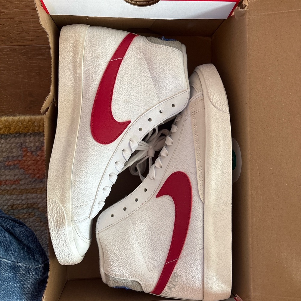 Nike Sneakers Size 7Y / Women’s 8.5 Brand New in Box - Picture 5 of 7